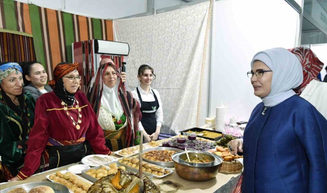 Emine Erdoğan, Rize'deki 5. Gastronomi Günleri'ne katılarak yöresel lezzetlerin tanıtıldığı