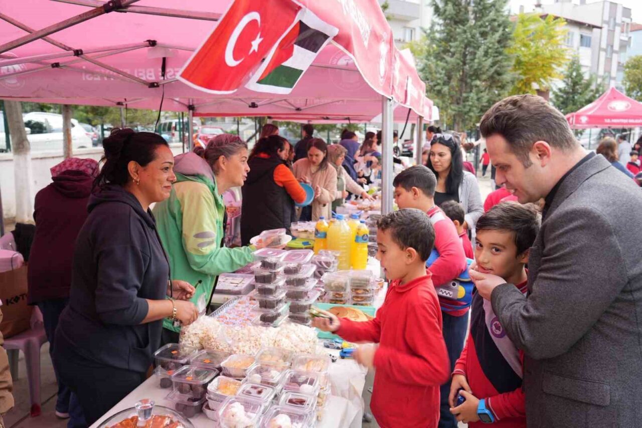Millî Eğitim Bakanlığı'nın desteklediği "Çevreme Duyarlıyım, Değerlerime Sahip Çıkıyorum" projesi