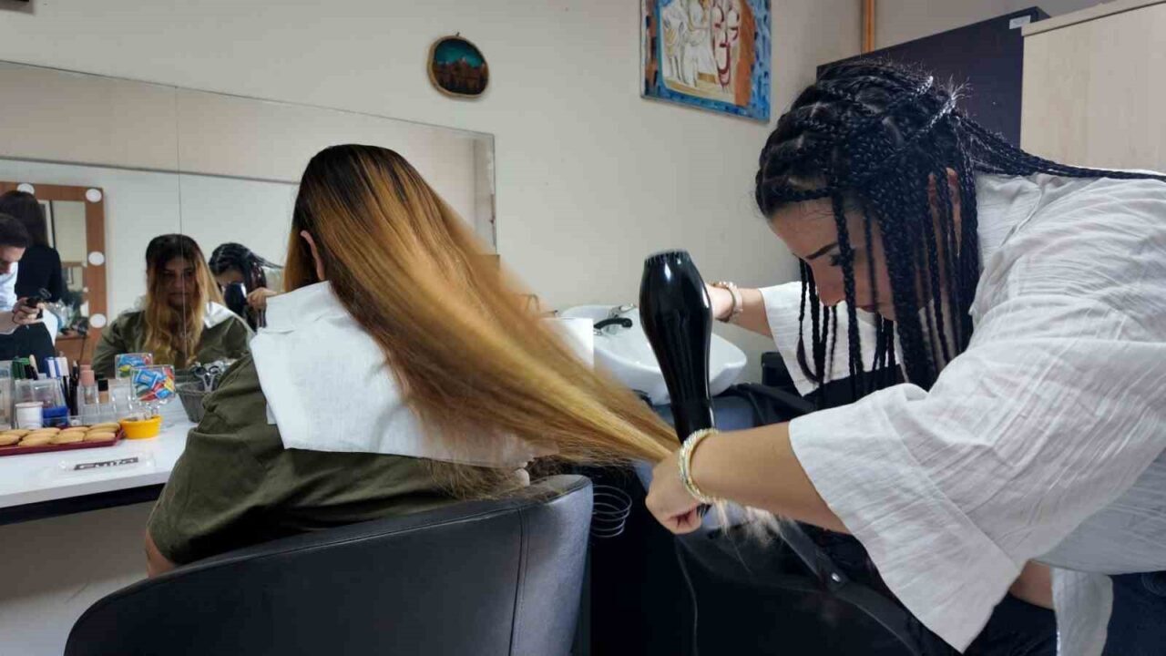 Kocaeli Büyükşehir Belediyesi'nin Beyaz Kalpler Eğitim ve Gelişim Merkezi'nde eğitim