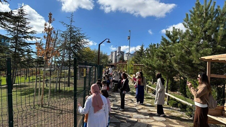 Pursaklar Belediyesi, öğrencilere doğa bilinci kazandırmak için Endemik Vadi'ye gezi