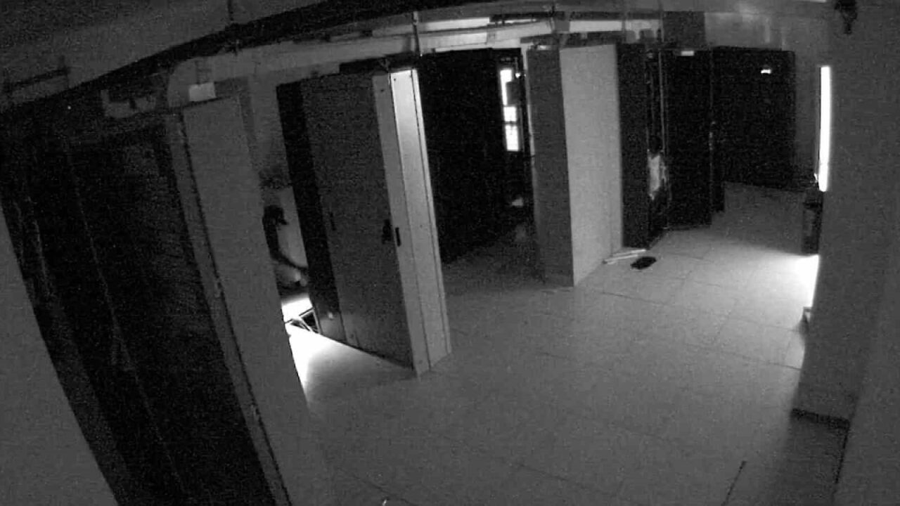 Adana'nın Yüreğir ilçesinde, güneş enerji santraline giren R.D. (30) adlı