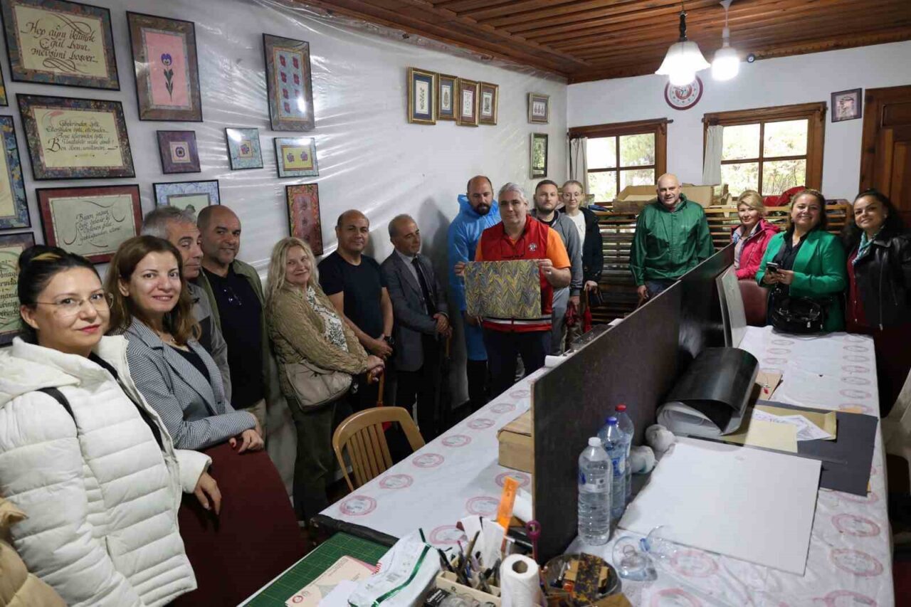 Erasmus+ SMART Projesi Kapsamında Menteşe’ye Gelen Uluslararası Proje Ortakları Ebru Sanatı ile Tanıştı