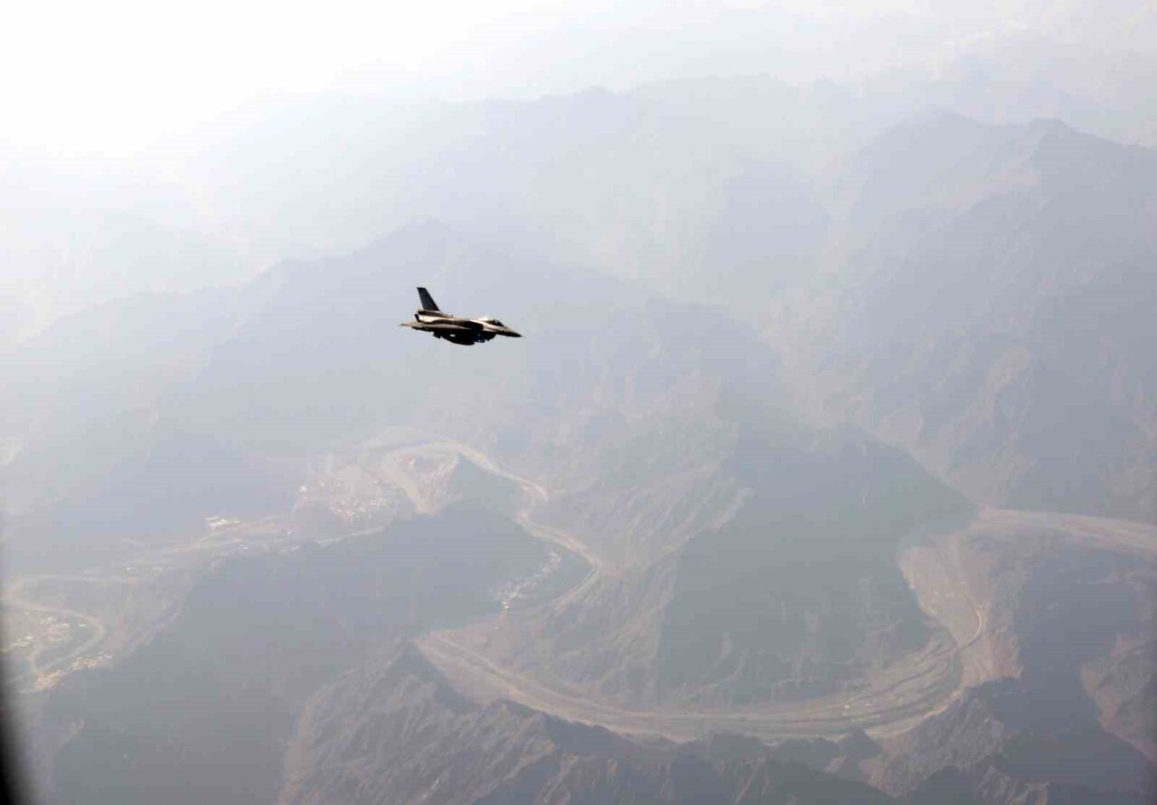 Cumhurbaşkanı Recep Tayyip Erdoğan, Katar'daki resmi ziyaretinin ardından Umman'a geçti.