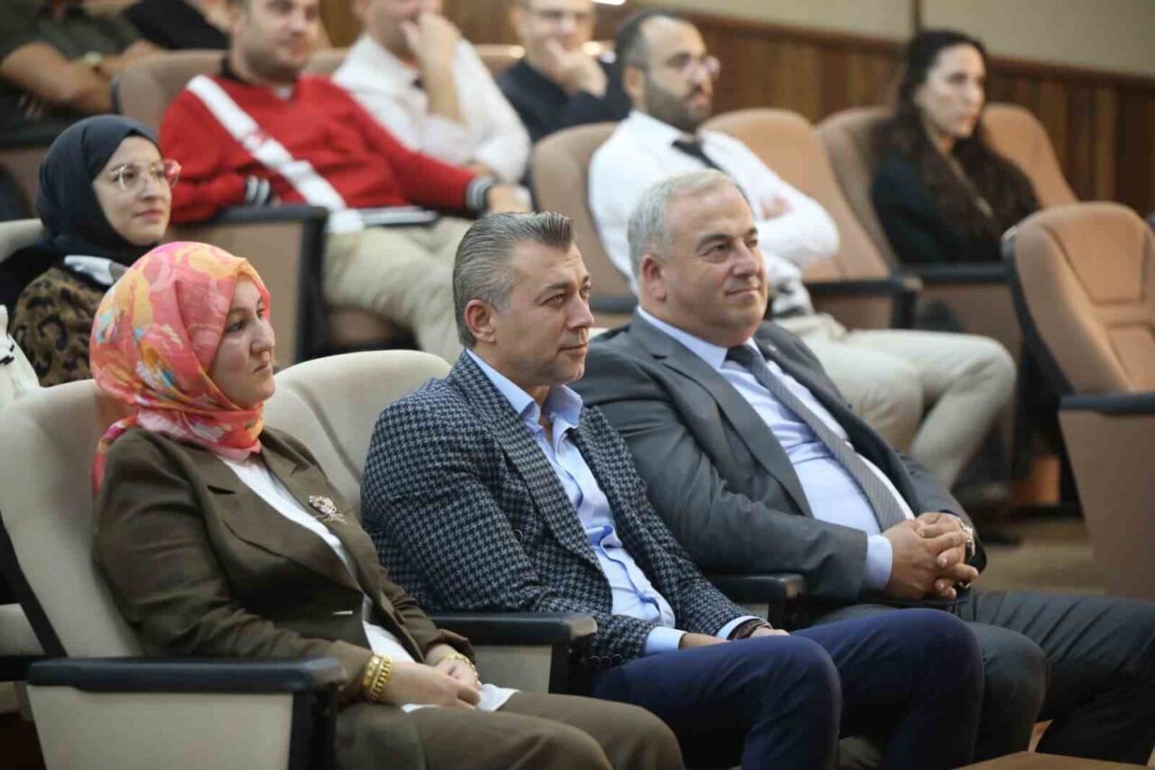 Erenler Belediyesi, afet bilincini artırmak için eğitim programları düzenlemeye devam