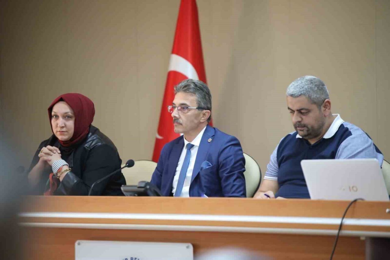 Erenler Belediye Başkanı Şenol Dinç, Ekim Ayı Olağan Meclis Toplantısı'nda