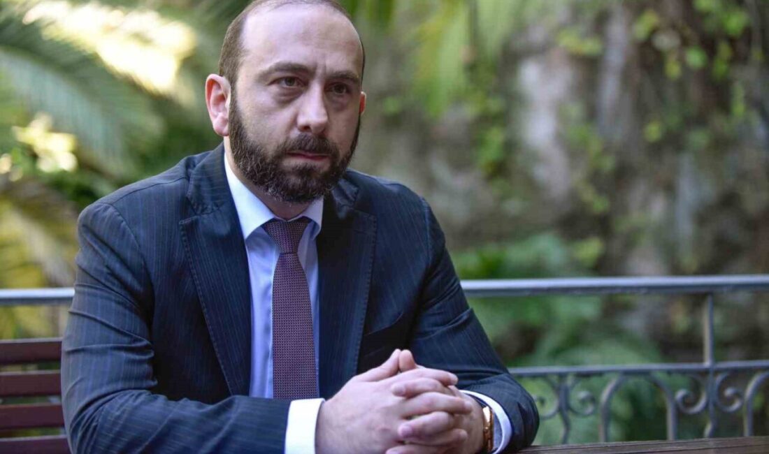 Ermenistan Dışişleri Bakanı, Türkiye ile ilişkilerde önemli gelişmelerin kapıda olduğunu duyurdu Ermenistan Dışişleri Bakanı Ararat Mirzoyan, Türkiye ile ilişkilerin gelişimine dair