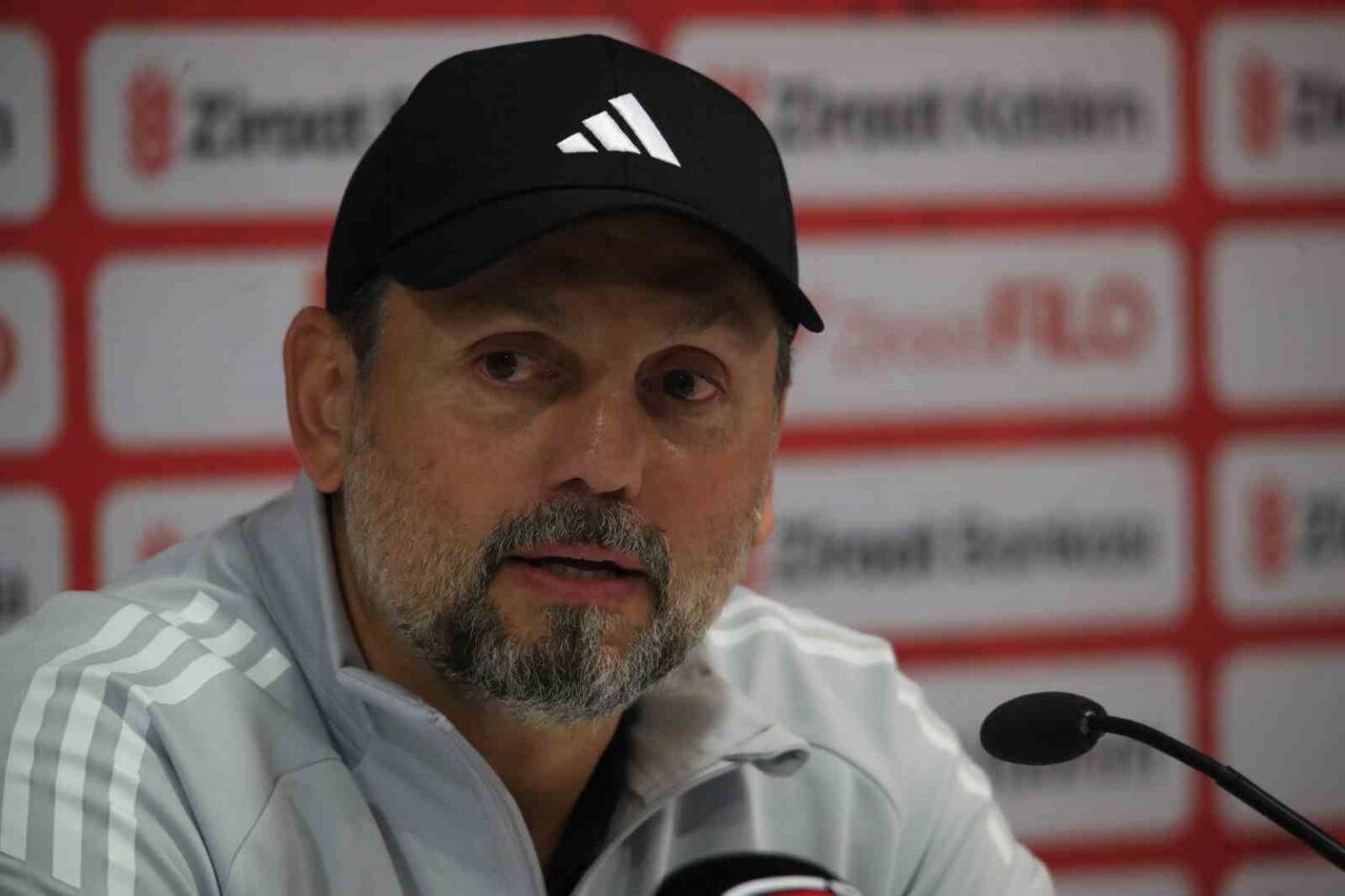 Antalyaspor Teknik Direktörü Erol Bulut, Bursaspor'u 3-0 yendikleri Ziraat Türkiye