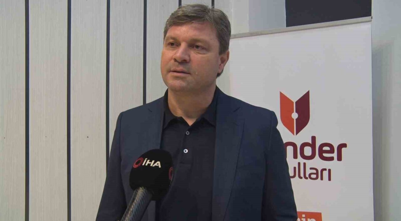 Ertuğrul Sağlam, Kocaelispor'daki hedeflerinin Süper Lig ve Avrupa kupalarına ulaşmak