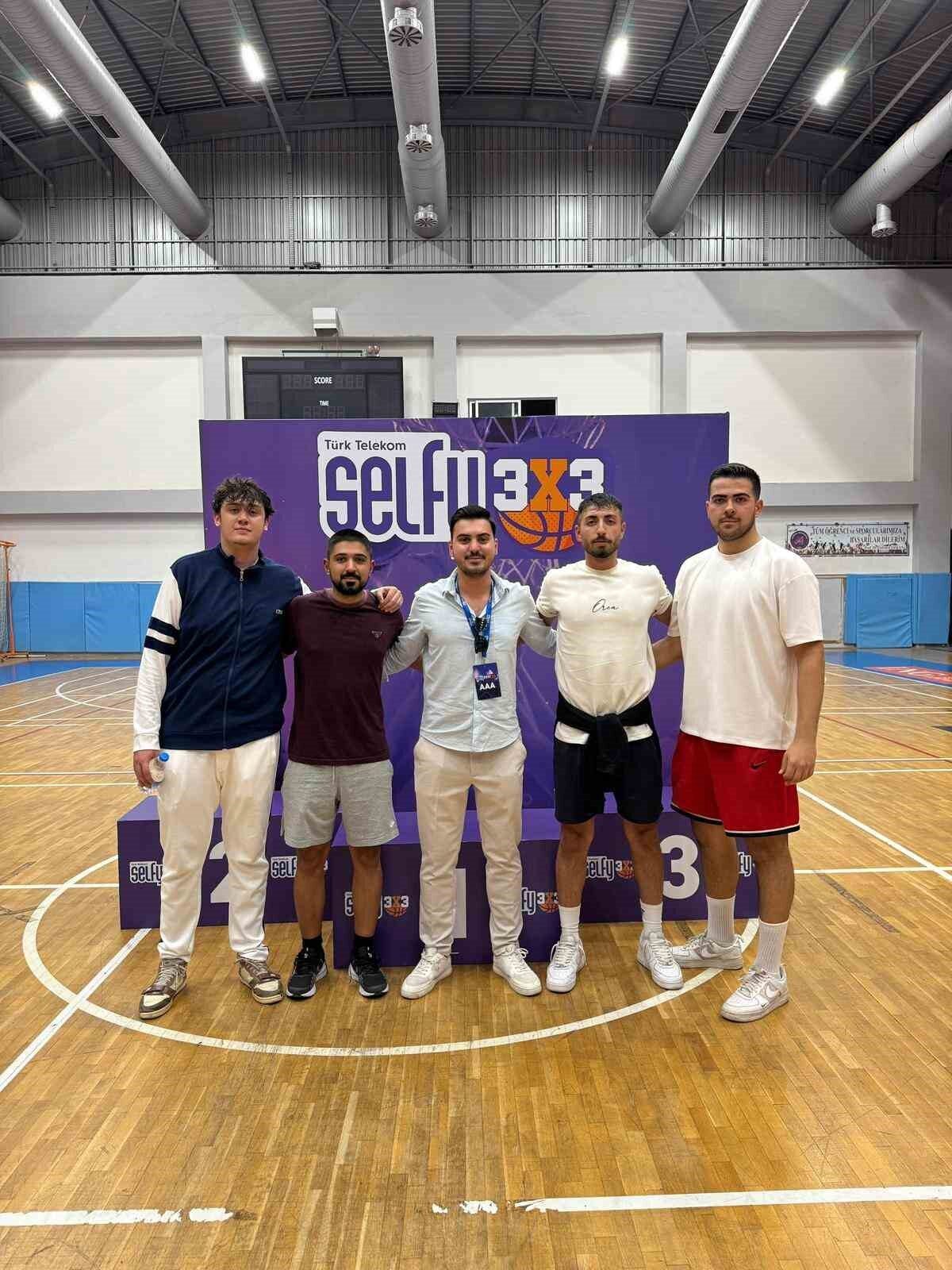 Erciyes Üniversitesi Spor Bilimleri Fakültesi, Antalya'da düzenlenen 3x3 Basketbol Turnuvası'nda