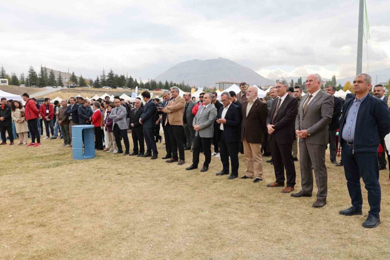Erciyes Üniversitesi, "Evim Kampüs" etkinliklerinin üçüncüsünü "Spor Dostu Evim Kampüs