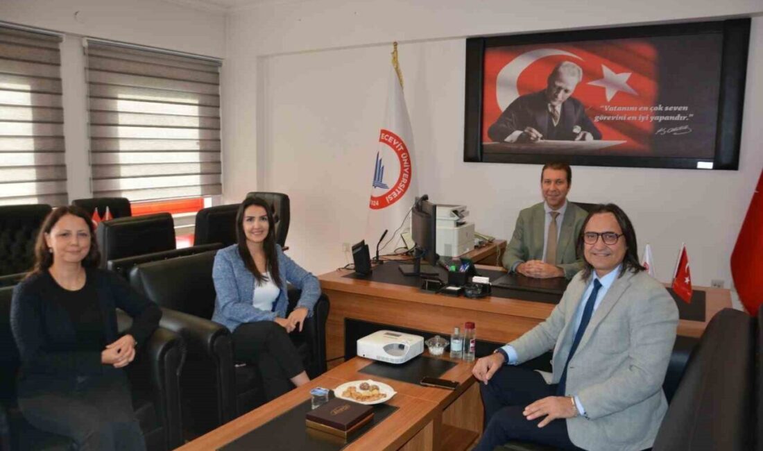 Zonguldak Ereğli'de Anadolu Hastanesi Genel Müdürü Erdal Eryılmaz, Bülent Ecevit