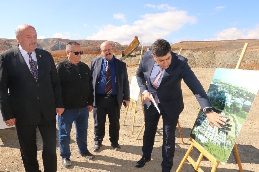 Erzincan Tarıma Dayalı İhtisas Organize Sanayi Bölgesi'nin çalışmaları devam ederken,