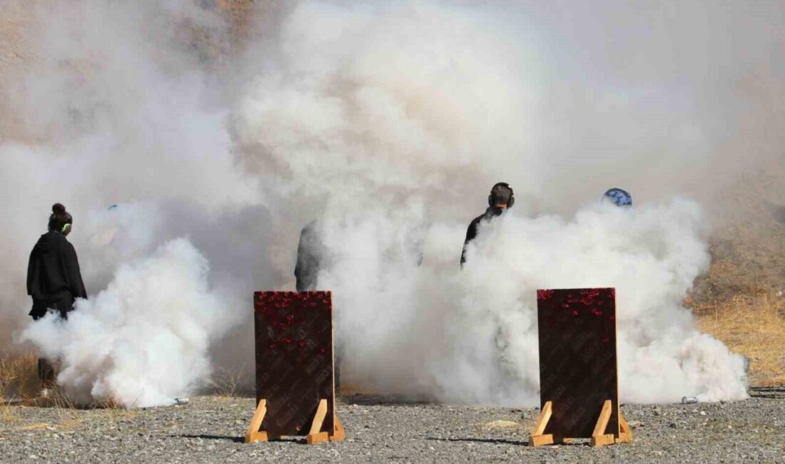 Erzincan'da, İl Emniyet Müdürlüğü Eğitim Şube Müdürlüğü tarafından düzenlenen uygulamalı