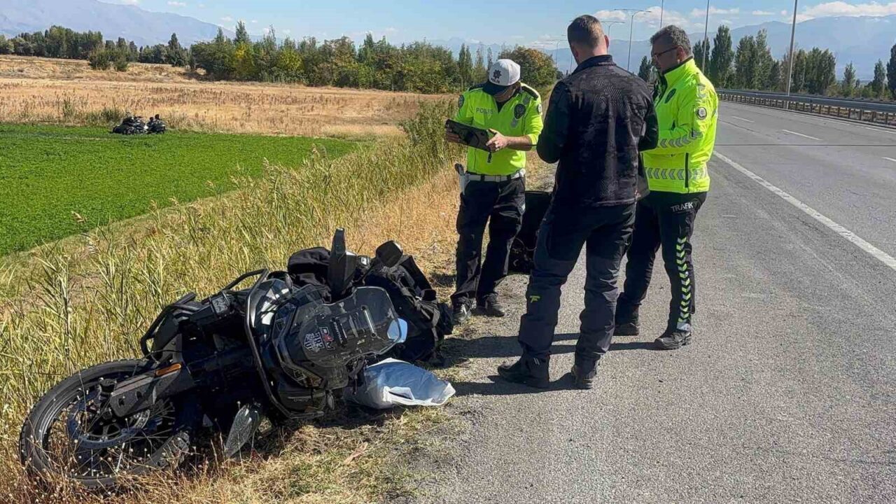 Rus motosiklet sürücüsü Ahtoh ??????b?? (40), Erzincan'da geçirdiği kaza sonucu