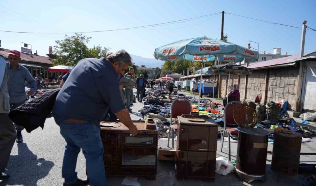 Erzincan'da kış hazırlıkları kapsamında, ikinci el sobalar pazarda alıcı buluyor.