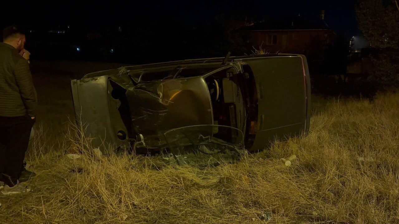 Erzincan'da Y.K. yönetimindeki otomobil, direksiyon hakimiyetinin kaybedilmesi sonucu takla attı.
