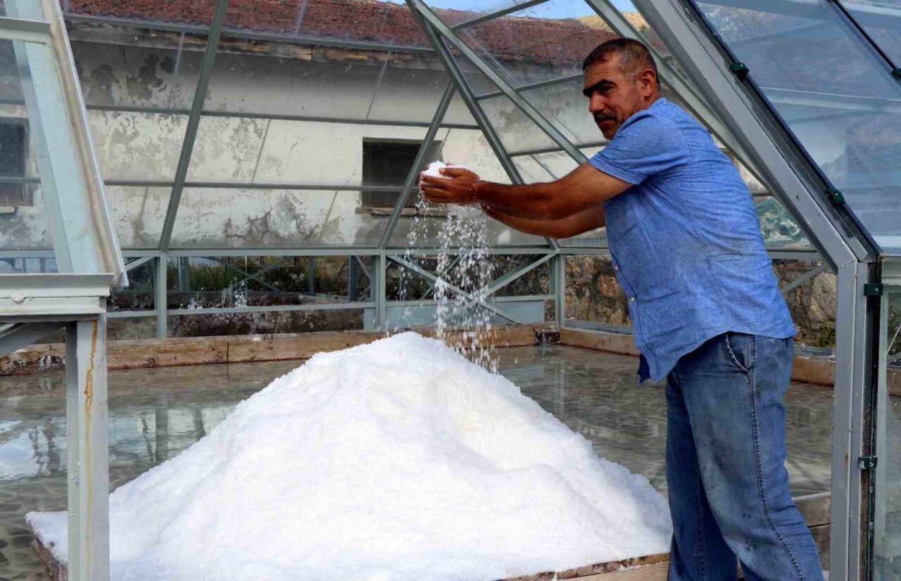 Erzincan Kemah'dan çıkarılan doğal Kemah Tuzu, sağlıklı yaşamı tercih edenlerin