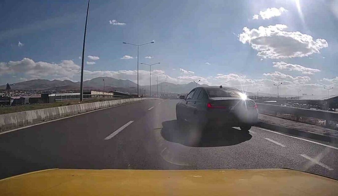 Erzurum-Artvin karayolunda, kontrolsüz bir şekilde anayola çıkan 34 EKK 578