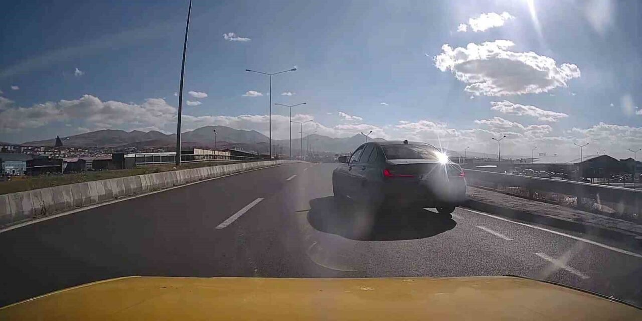 Erzurum-Artvin Karayolu’nda Aniden Yola Çıkan Otomobil Tehlike Yarattı