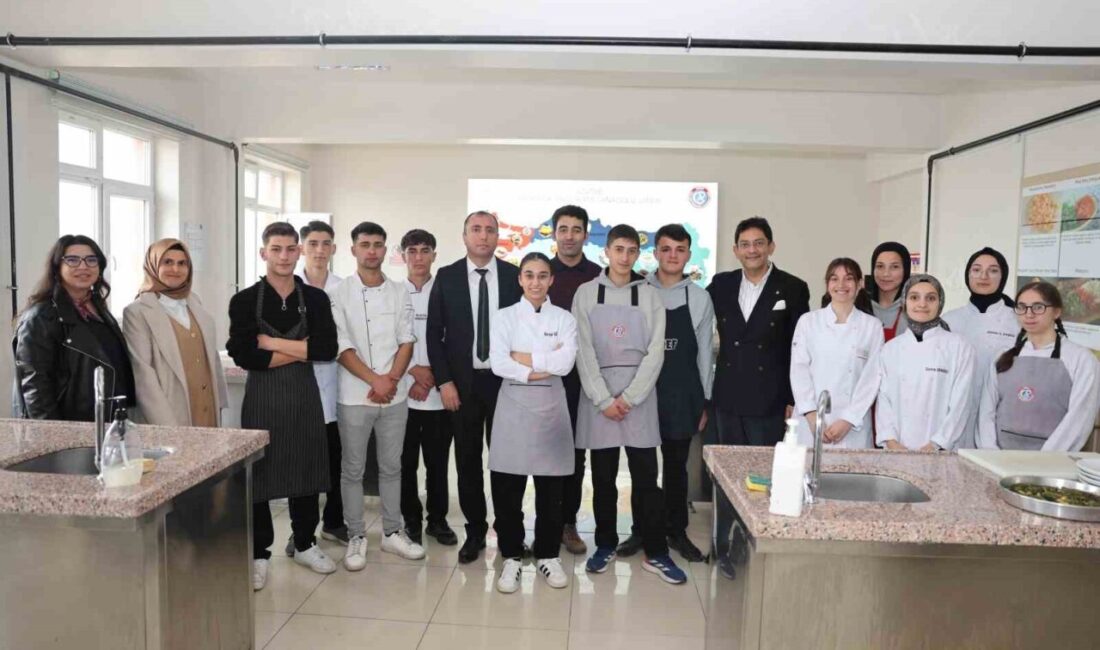 Erzurum Ticaret Borsası Başkanı Hakan Oral, Uluslararası Gastronomi Yarışmalarındaki Başarıları Nedeniyle Aziziye Çok Programlı Anadolu Lisesi’ni Ziyaret Etti Erzurum Ticaret Borsası Başkanı Hakan Oral, Aziziye Çok Programlı Anadolu