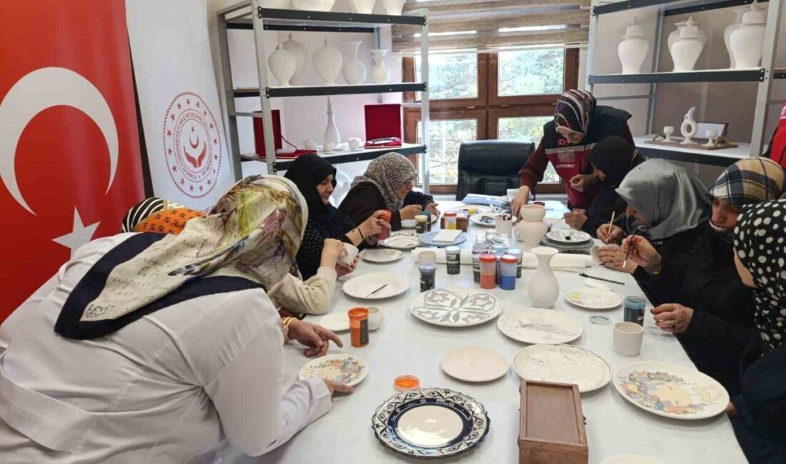 Erzurum’da Şehit Yakını Kadınlar İçin Geleneksel Sanatlar Kursları Başlatıldı Aile ve Sosyal Hizmetler Bakanlığı'nın "Sanata Teşvik ve Sanatla Yaşam