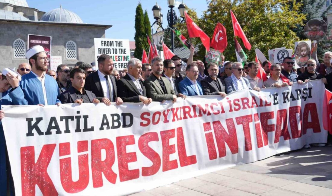 Erzurum'daki Lala Mustafa Paşa Camii'nde, vatandaşlar Gazze'deki durumu protesto etti.