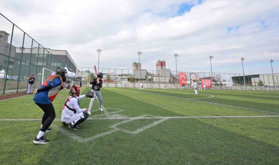 İstanbul Esenyurt'ta düzenlenen Beyzbol Turnuvası, Bursa'nın Gözde Takımı'nın şampiyonluğuyla sona