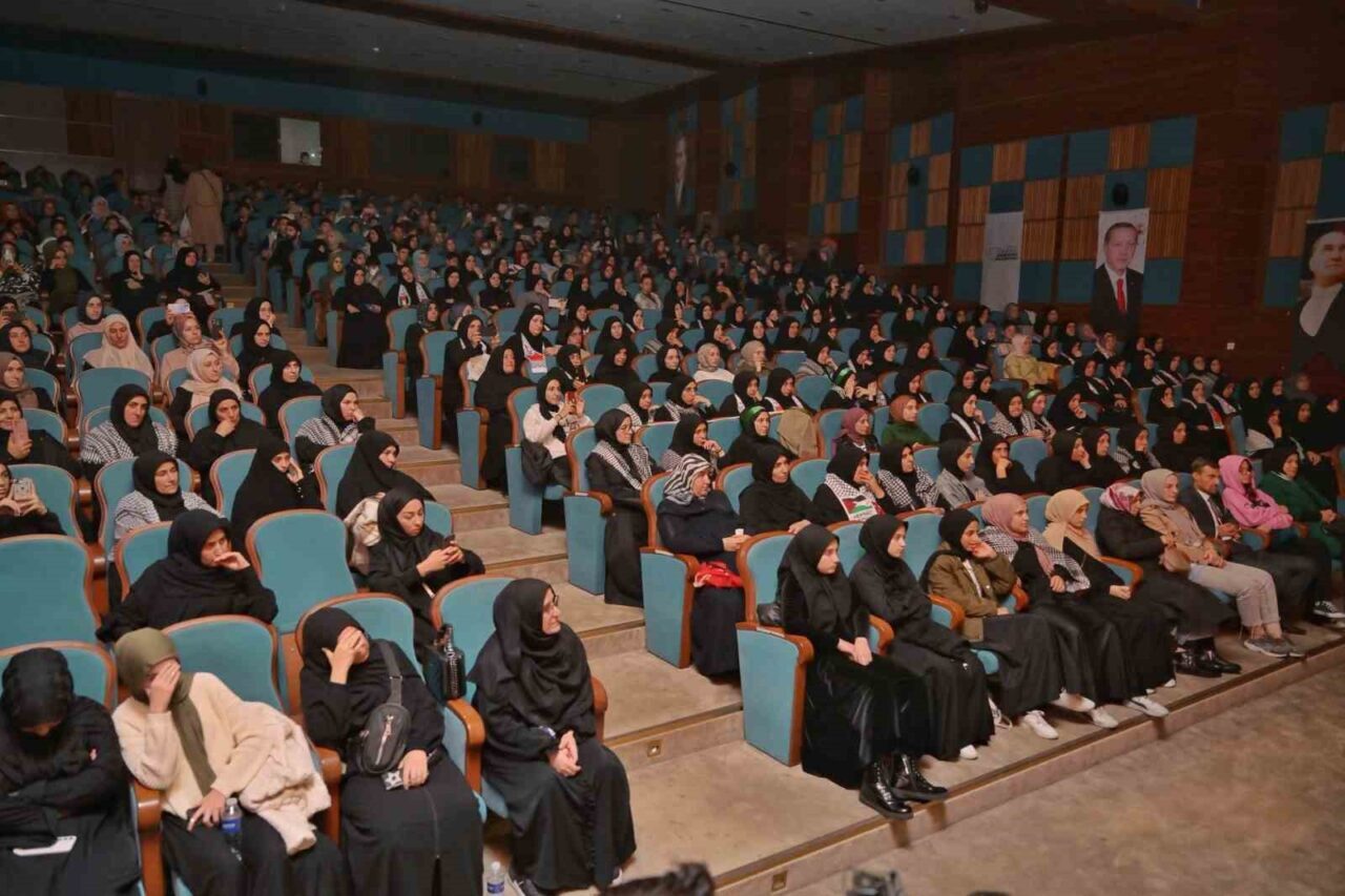 Esenyurt Belediyesi'nin Ekim ayı kültür-sanat etkinlikleri arasında yer alan "Filistin