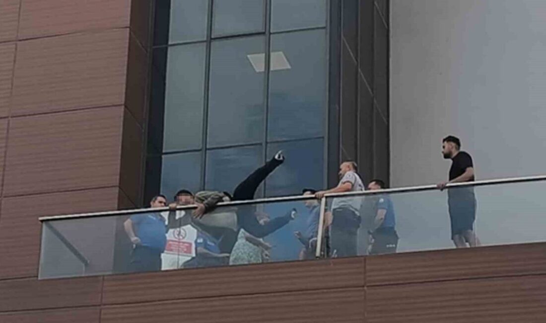 Antalya’da Eşinin Tedavisi İçin Gelen Adam İntihar Girişiminde Bulundu, Eşi Tarafından İkna Edildi Antalya'da hasta yakınları konuk evinde intihar girişiminde bulunan Mustafa D.,