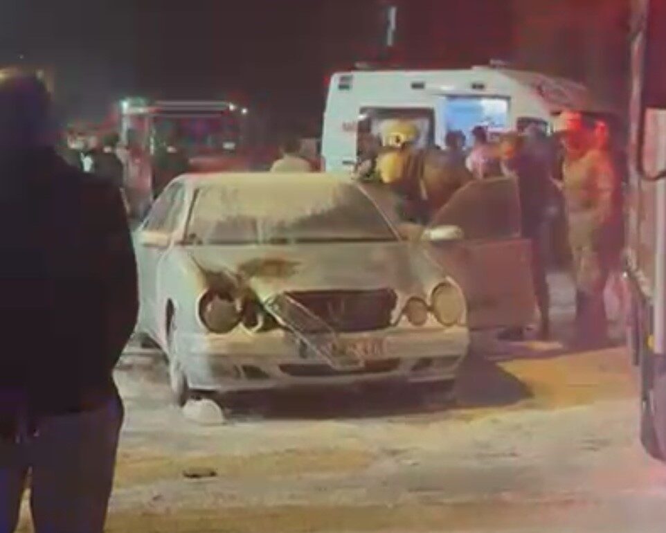 İzmir Bornova'da İlhan Ö. (63), eşiyle yaşadığı problemlerin ardından otomobilini