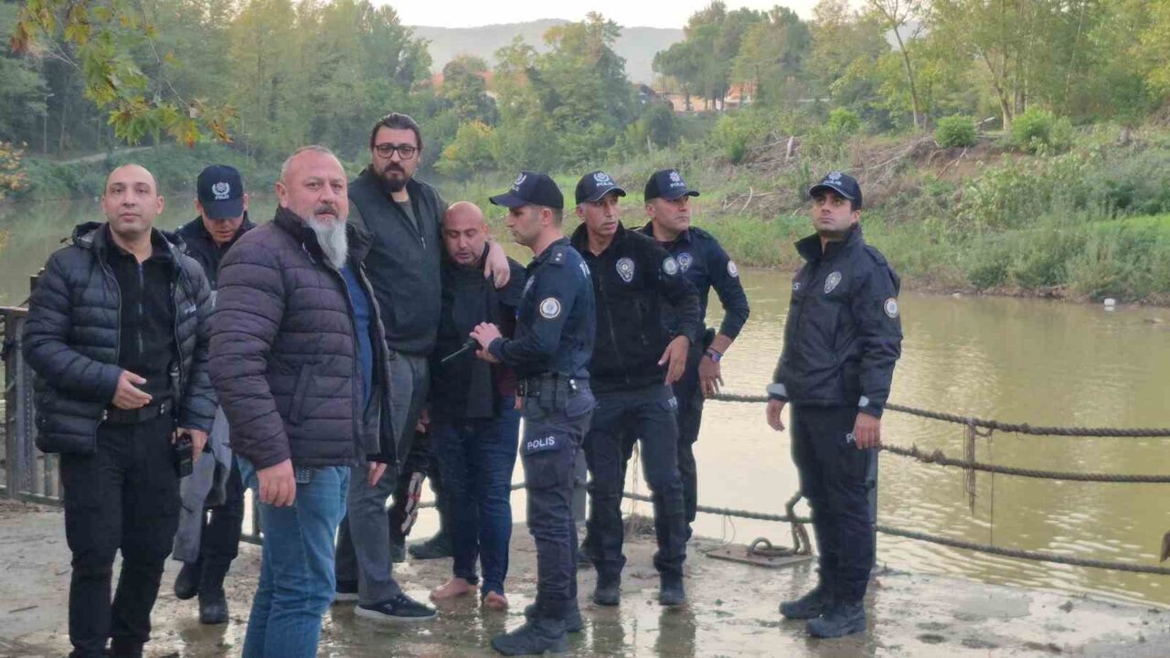 Bartın’da Eşiyle Tartışan Kişi Irmağa Atladı, Polisin İkna Çabasıyla Kurtarıldı
