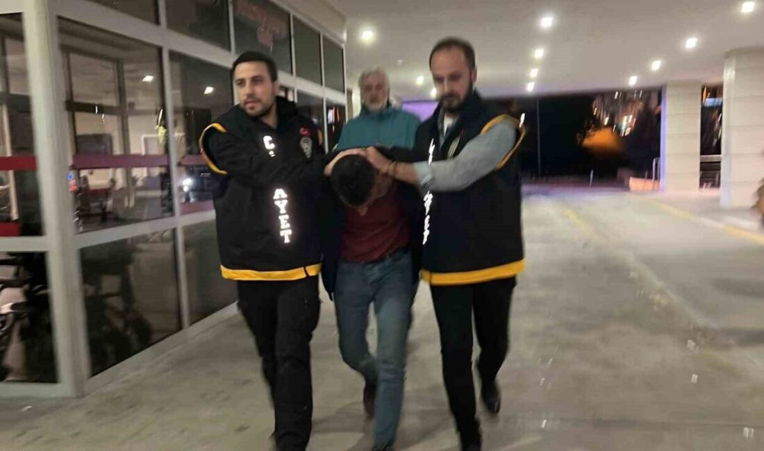 Turgutlu’da Eski Eşini Bıçaklayan Zanlı, İzmir’de Ormanlık Alanda Yakalandı Manisa'nın Turgutlu ilçesindeki bir akaryakıt istasyonunda, kamyon şoförü Hüseyin Ö.