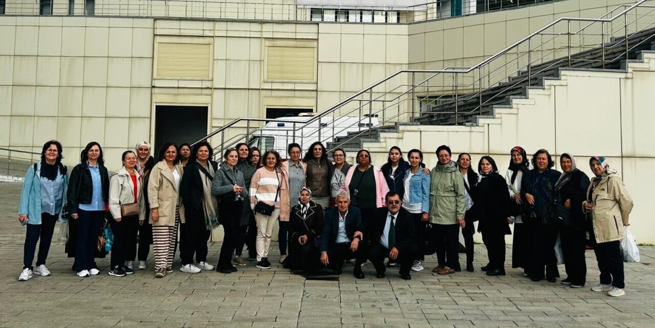 Eskişehir Terziler Odası üyeleri, İzmir Fuar Merkezi'nde düzenlenen Tekstil Hazır