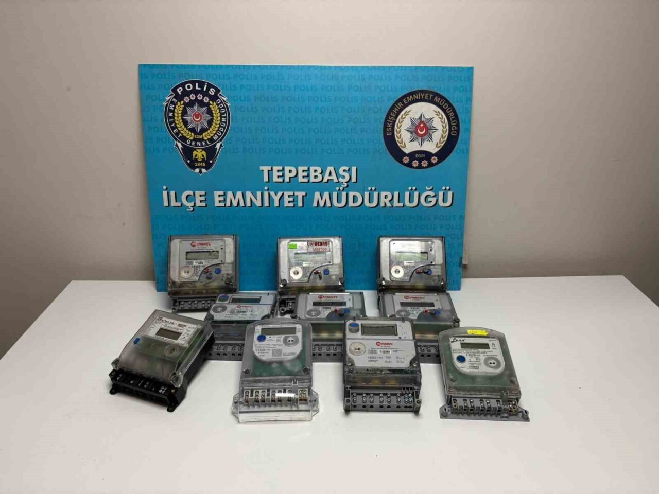 Eskişehir'de 10 elektrik sayacını çalan M.K. ve N.K. isimli hurdacı,