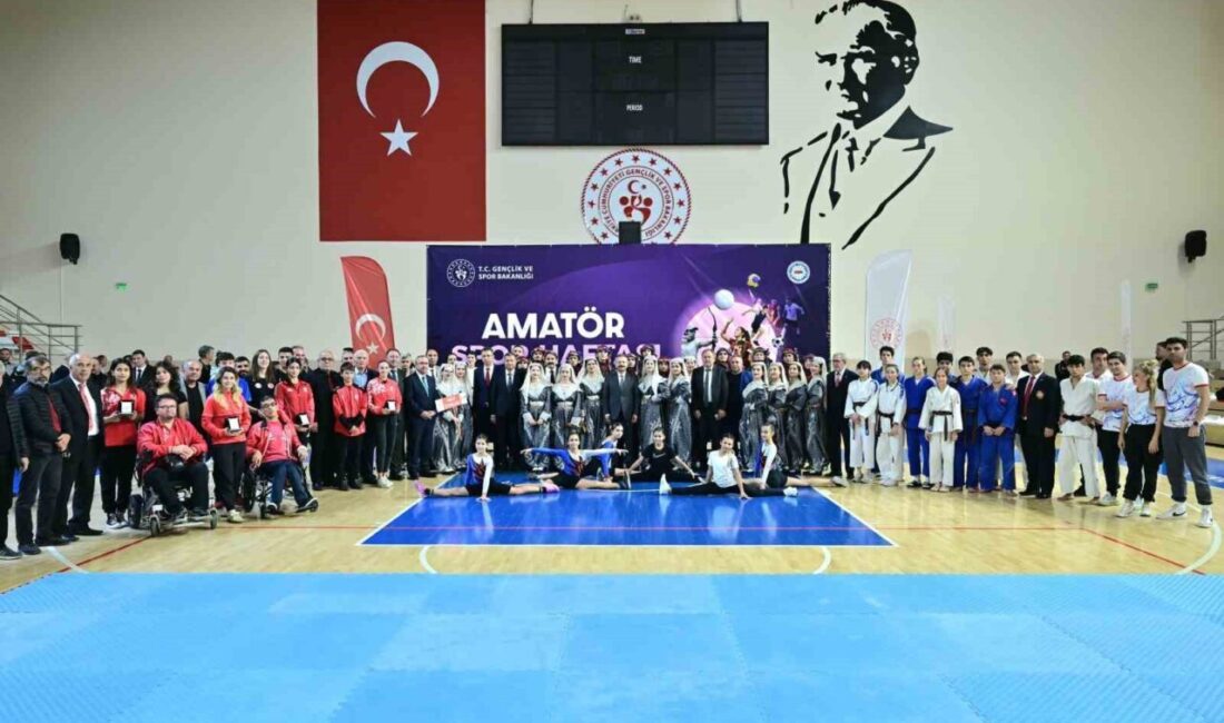 Eskişehir'de ’Amatör Spor Haftası’ açılışında konuşan Vali Hüseyin Aksoy, 8