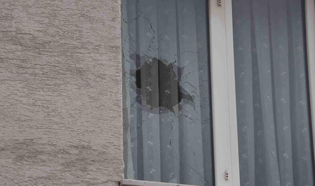 Eskişehir Erenköy Mahallesi'nde B.Y., küstüğü eşiyle konuşmak amacıyla geldiği apartmandan