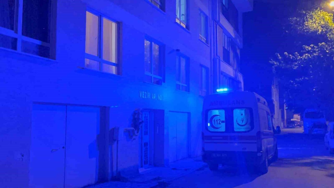 Eskişehir'de yalnız yaşayan İ.D., Sütlüce Mahallesi'ndeki evinde ölü bulundu. Yakınları