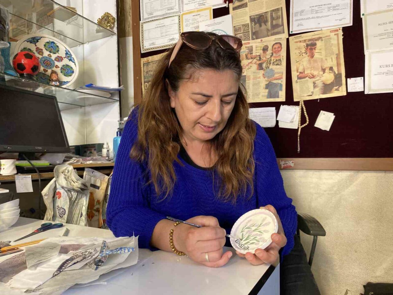 Eskişehir'deki seramik ustası Serpil Işık, el sanatları esnafının yaşadığı geçimsizliğin