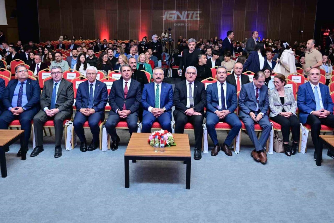 Eskişehir Valisi Hüseyin Aksoy, bu yıl üçüncüsü düzenlenen "ETGB Zirvesi