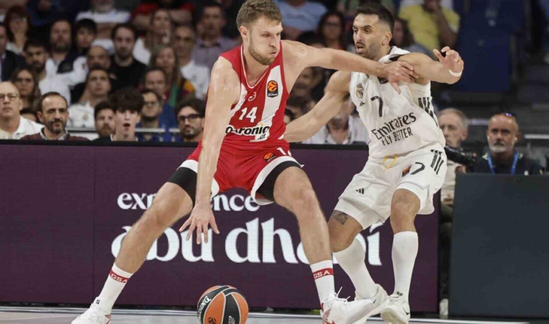 Euroleague 3. haftanın MVP'si Yunan takımı Olympiakos'un oyuncusu Sasha Vezenkov