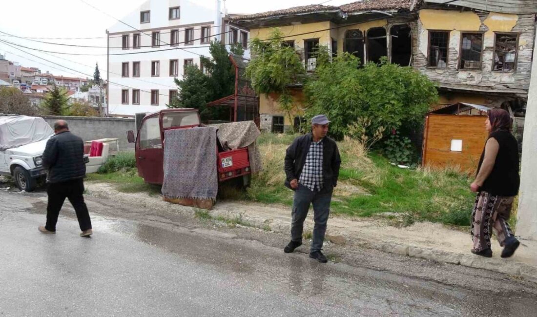 Burdur'un Değirmenler Mahallesi'nde ev sahibi İsmail Şenkan ile kiracı Nilüfer