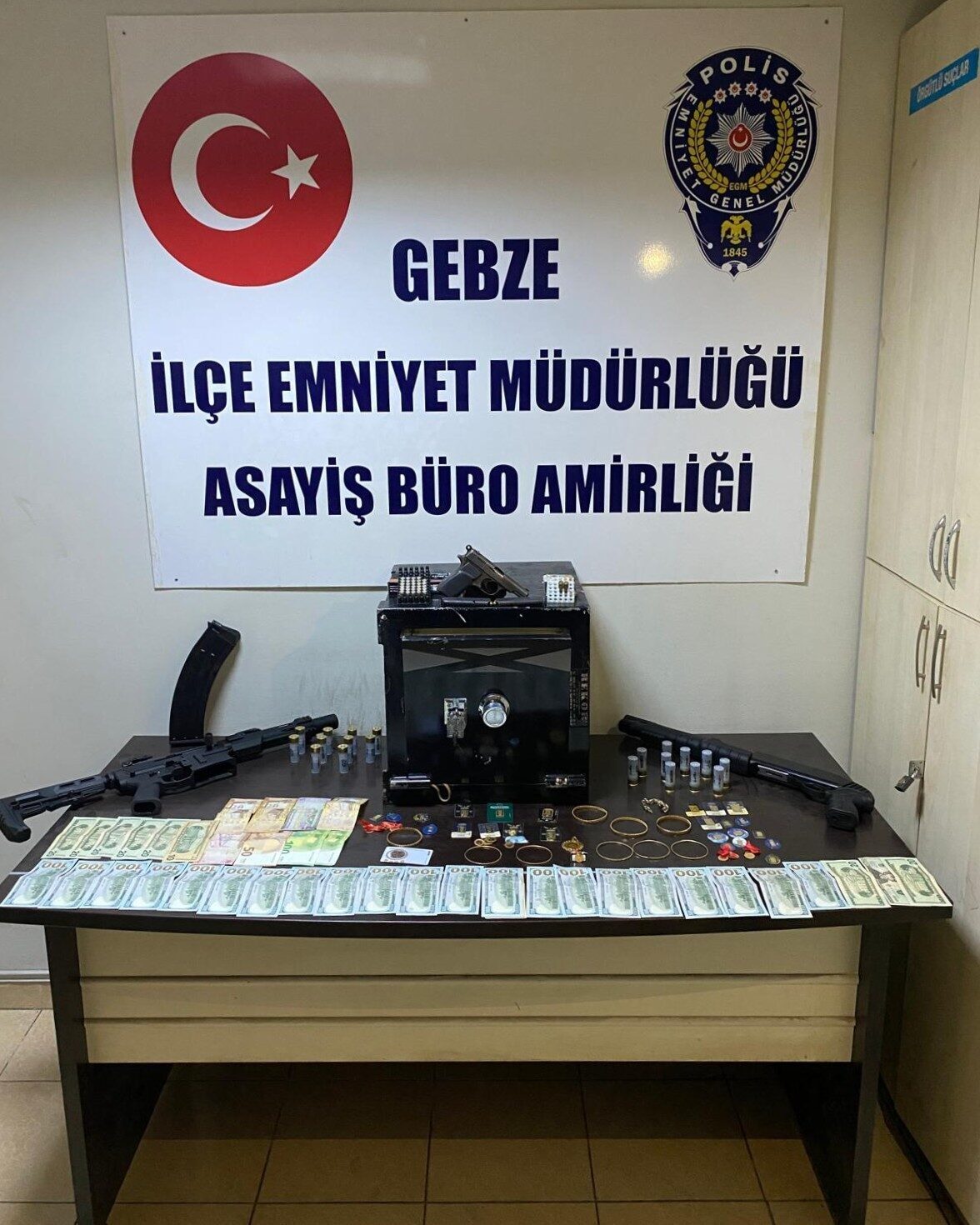 Kocaeli'nin Gebze ilçesinde 8 Ekim'de bir evden çalınan çelik kasa