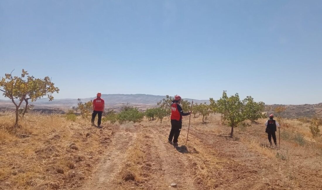 Siirt’te 83 Yaşındaki Alzaymır Hastası Ramazan Batur 17 Gündür Kayıp, Ailesi Yardım Bekliyor Siirt’in Kurtalan ilçesinde 83 yaşındaki alzaymır hastası Ramazan Batur, 17