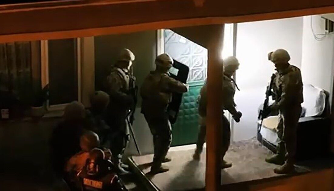 Bursa’da Gündoğmuşlar Çetesi Üyelerine Yönelik Operasyonda 6 Kişi Tutuklandı Bursa'da "Gündoğmuşlar" çetesine yönelik gerçekleştirilen operasyonda, lideri yurt dışında bulunan