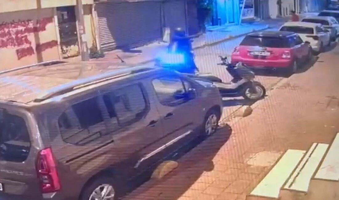 İstanbul'un Fatih ilçesinde bir iş yeri motosikletli bir kişi tarafından