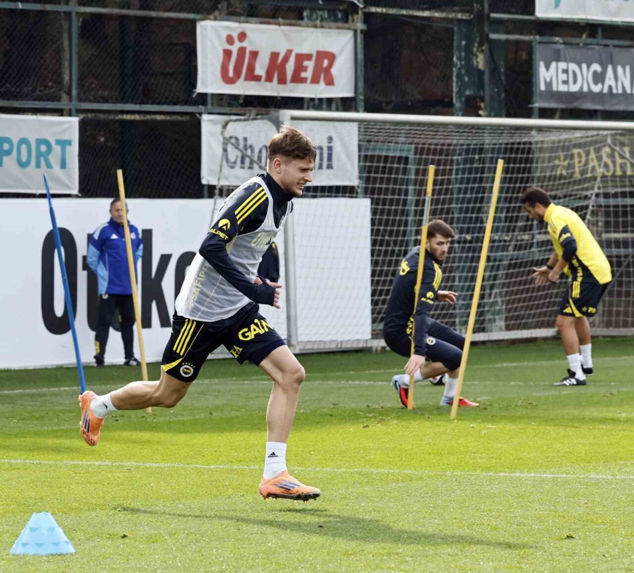 Fenerbahçe, Beşiktaş ile oynayacağı derbi maçı öncesi Can Bartu Tesisleri'nde