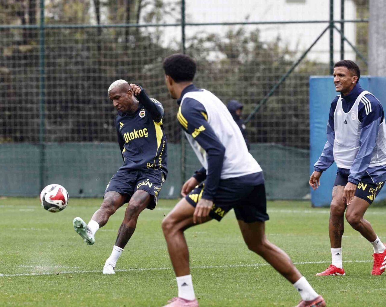 Fenerbahçe, Trendyol Süper Lig’deki Fatih Karagümrük maçı hazırlıklarına Can Bartu