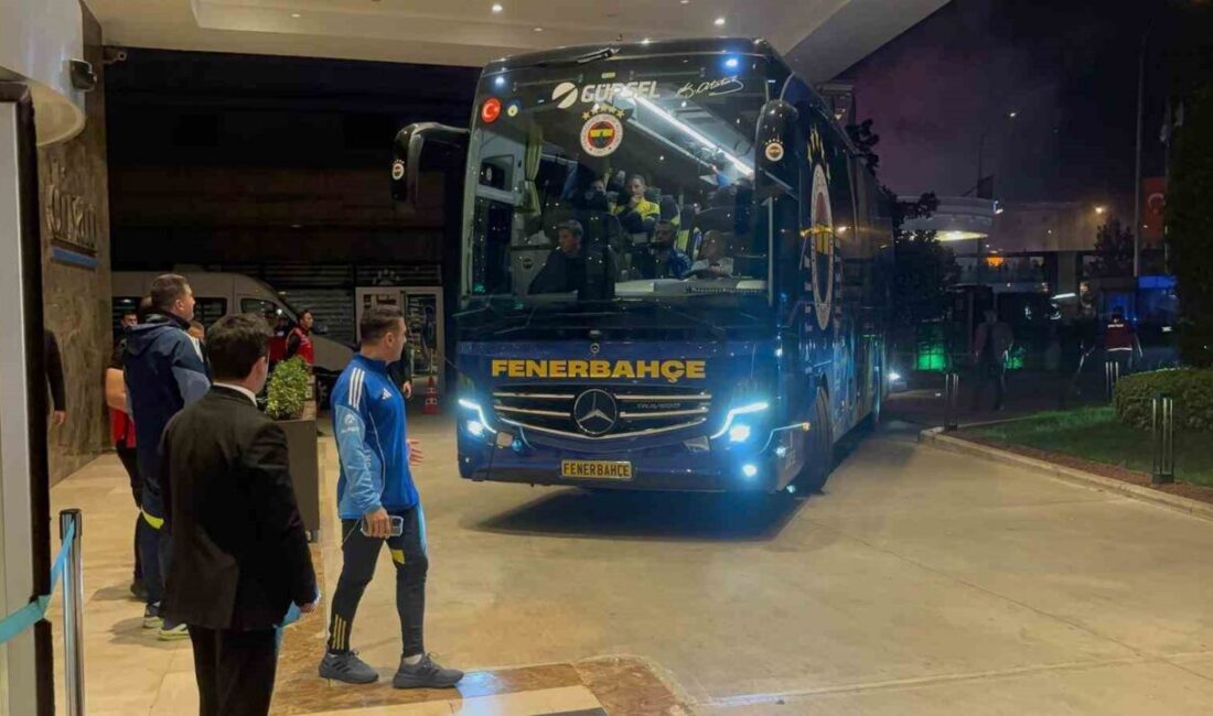Fenerbahçe, Gaziantep FK ile oynayacağı zorlu maç için Gaziantep’e ulaştı Fenerbahçe, Süper Lig’in 10. haftasında oynayacağı Gaziantep FK maçı için