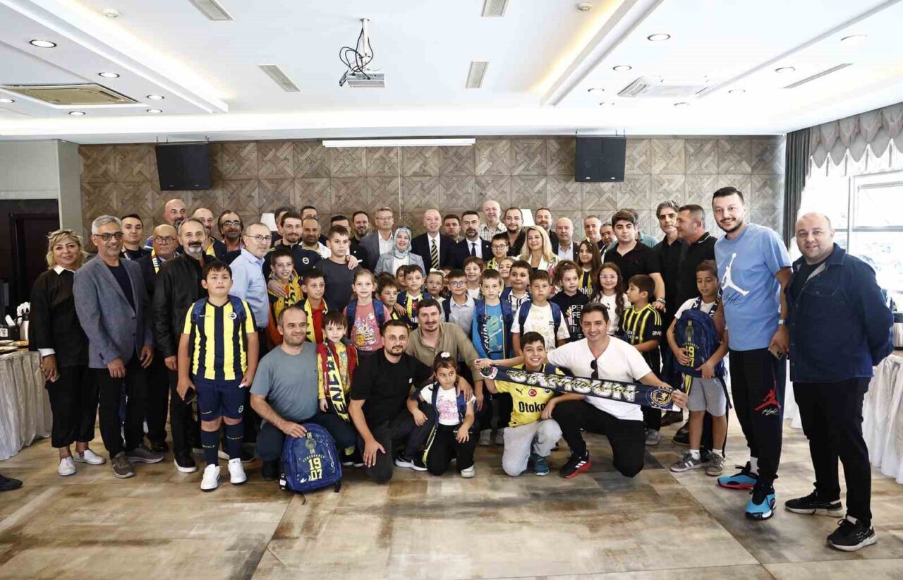 Fenerbahçe, "Her Deplasman Bir Okul" projesiyle futbol takımının her deplasmanında