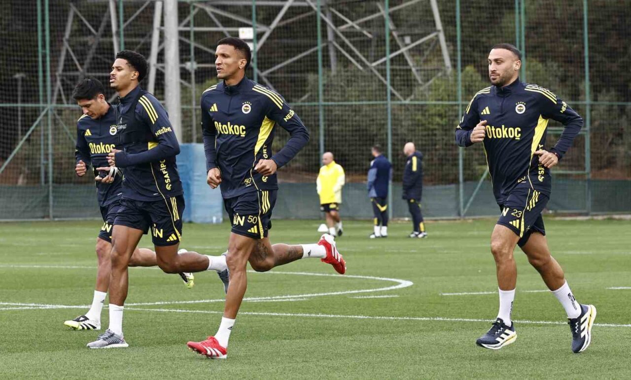 Fenerbahçe, Trendyol Süper Lig'deki Fatih Karagümrük maçı için hazırlıklarını Can